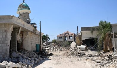 İsrail’in çekildiği Lübnan’da yıkım görüntülendi