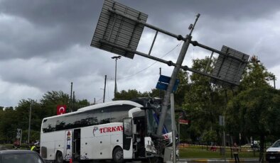 İstanbul’da yolcu otobüsü kaza yaptı: 2’si ağır 30 yaralı!