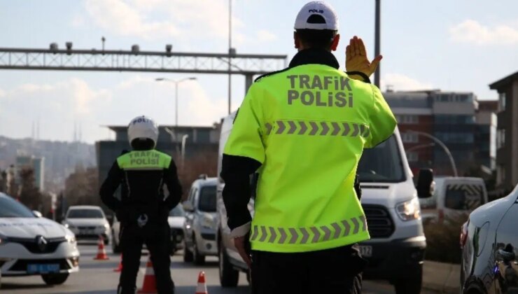 Kartal’da trafikte bir aracı ısrarla takip eden sürücüye 180 bin lira ceza