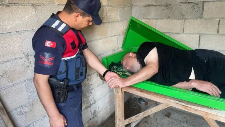 Kayıp olarak aranıyordu: Tabutun içinde sağ olarak bulundu