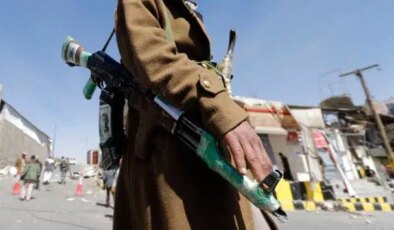 Kızıldeniz’de gerilim tırmandı: Husiler iki Suudi petrol tankerini hedef aldı