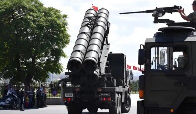 Kremlin: Türkiye ile S-400’lerin geleceği konusunda temas halindeyiz