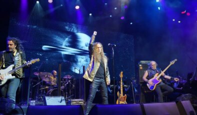 Kurtalan Ekstpres’ten ‘Zamanın Ötesinde’ bir gece