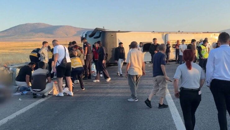 Kütahya’da feci kaza… Yolcu otobüsü devrildi: Çok sayıda yaralı var