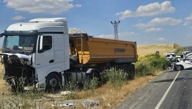 Muş’ta feci kaza: 2 kişi öldü, 2 kişi yaralandı
