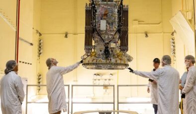 NASA, düşmekte olan uzay teleskobunu kurtarmak için operasyon başlattı