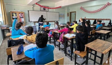 ‘Okullara siyaset sokmayın açıklamasına ceza’