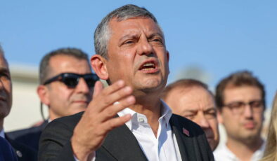 Özgür Özel Adana’dan seslendi: ‘Çok yakında ya partimizi geri alacak bir yolu bulacağız ya da yeni bir yol açacağız’