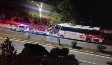 Polis aracına çarpan yolcu otobüsünün şoförü alkollü çıktı