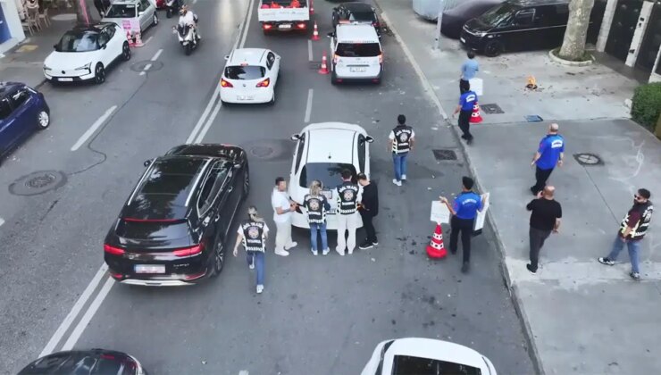 Sarıyer’de vale ve değnekçi operasyonu: Onlarca araca ceza yağdı, 2 gözaltı var!