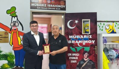 TADDEF Başkan Yardımcısı Serdar Ünsal’dan Başkonsolos Zamin Aliyev’e Veda Plaketi