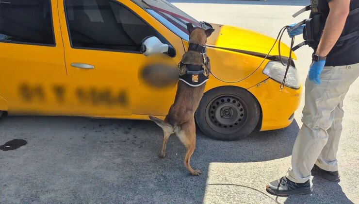 Taksinin motorundan rekor miktarda uyuşturucu ham maddesi çıktı