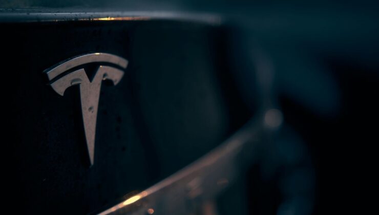 Tesla, 10 milyonuncu elektrikli otomobilini ürettiğini duyurdu
