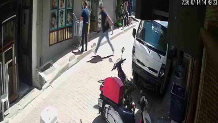 Tıraşını beğenmedi günler sonra berberini bıçakladı, o anlar kamerada