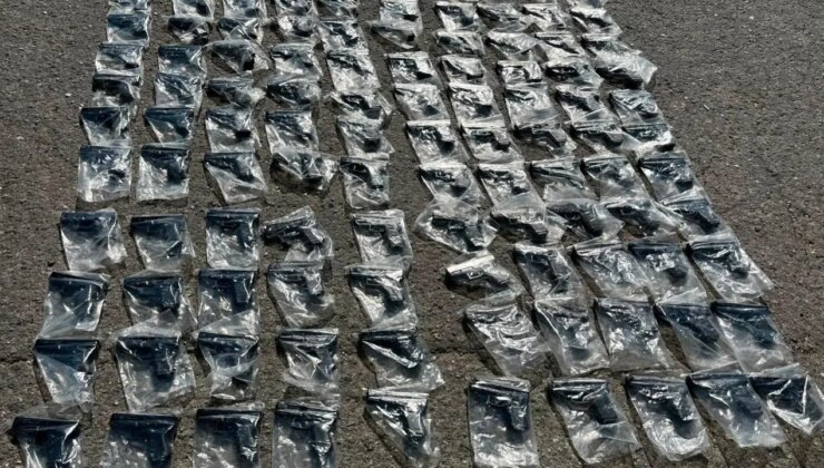 Tuzla’da durdurulan otobüsten cephanelik çıktı: 120 silah ele geçirildi