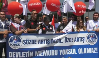 ÜNİPERSEN ve KASK’tan TÜİK önünde açıklama: ‘Kamu çalışanı enflasyona değil, refaha ortak olmalıdır’