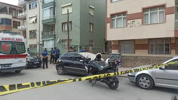 Üvey annesini ve kardeşini bıçaklayarak katleden erkek tutuklandı
