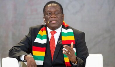 Zimbabve’de halkın oyu devre dışı kalıyor: 83 yaşındaki liderden iktidarı bırakmama hamlesi