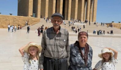 34 yıl sonra gelen mutluluk: İkiz çocuklarıyla Anıtkabir hayalini gerçekleştirdiler