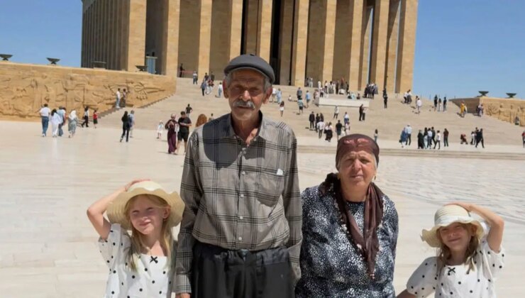 34 yıl sonra gelen mutluluk: İkiz çocuklarıyla Anıtkabir hayalini gerçekleştirdiler