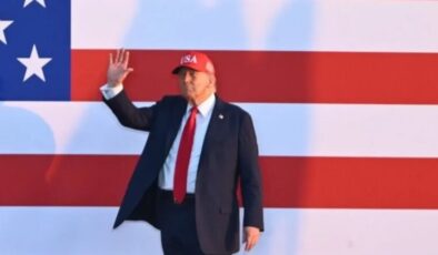 ABD Başkanı Donald Trump, İran’a saldırıları durdurduğunu açıkladı