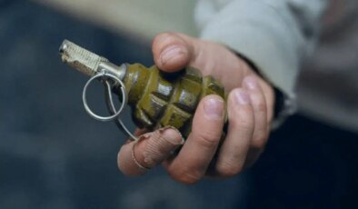Afganistan’da okul yakınında el bombalı saldırı: Çok sayıda çocuk yaralandı