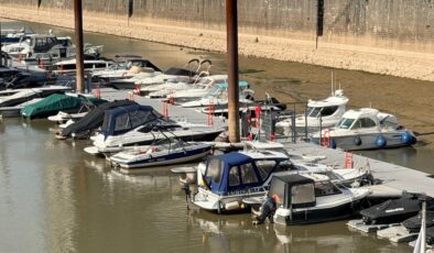 Almanya’da Ren Nehri’nde kuraklık alarmı