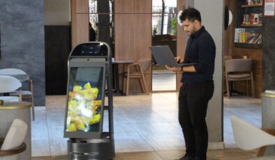 Amasya’da garson robot rotasından çıkıp merdivenlerden düştü: 3 gün izin verildi