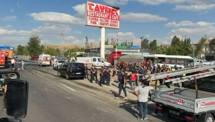 Ankara’da midibüs ile kamyon çarpıştı: 1 ölü, çok sayıda yaralı