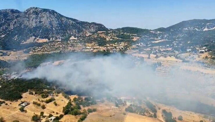 Antalya Kaş’ta orman yangını: Alevlere havadan ve karadan müdahale ediliyor