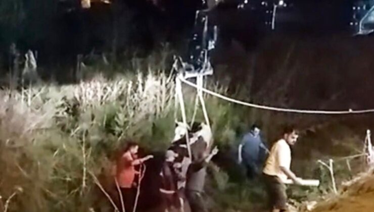 Arnavutköy’de Bataklığa Saplanan İnek İş Makineleriyle Kurtarıldı