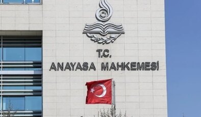 AYM’den, cezaevinde ‘sarı-kırmızı-yeşil bilekliğe’ ifade özgürlüğü kararı