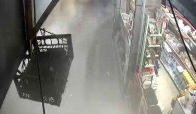 Bahçelievler’de bina çöküşü kamerada