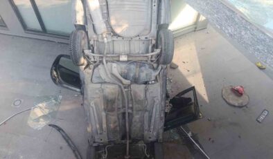 Bakırköy’de araç bina boşluğuna uçtu: 2 yaralı