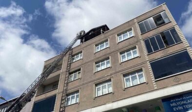 Bayrampaşa’da Çatı Yangını Korkuttu