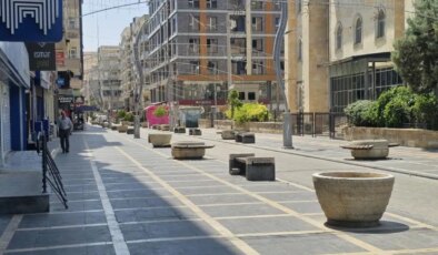 Bir ilçede sıcaklık 49 derece ölçüldü: Klimalar yetersiz, sokaklar boş kaldı