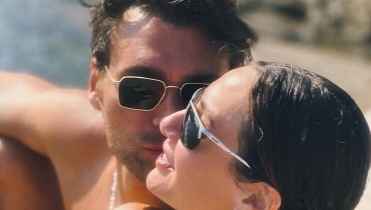 Birce Akalay ile Hakan Kurtaş’tan romantik tatil pozları