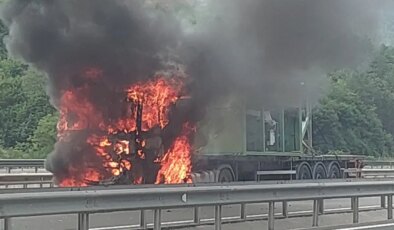Bolu D-100 karayolunda panik anları: TIR alev alev yandı!