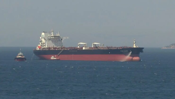 Çanakkale Boğazı’nda arıza yapan tanker demirletildi