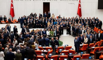 Çerçeve yasa ‘rekor’ oyla Meclis’ten geçti: İşte isim isim, parti parti kullanılan oylar…
