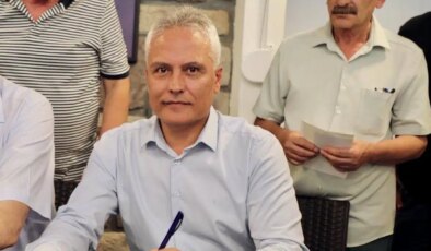 CHP’den istifa etmişti: Belediye meclis üyeleriyle YENİ Parti’ye geçti