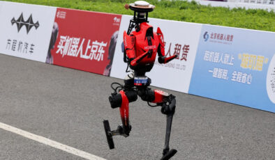 Çin’de insansı robot 100 metreyi Usain Bolt’tan daha hızlı koştu
