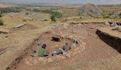 Çorum’da 2 bin 300 yıllık mezarlar bulundu: ‘Şimdiye dek en iyisini bulduk’