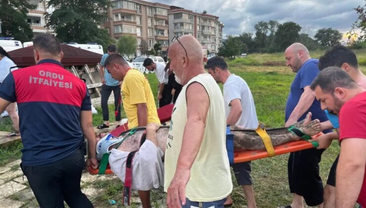 Denizde akıntıya kapılan 3 kişi kurtarıldı
