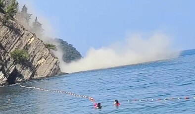Denizde yüzerken 200 metre mesafede heyelan meydana geldi: O anlar kamerada
