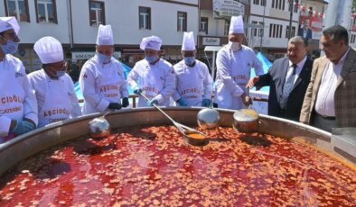 Dev kazanda hazırlanan kuru fasulye ile dünya rekoru kırıldı
