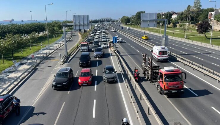 Fatih’te araç yangını: Avrasya Tüneli istikameti trafiğe kapatıldı