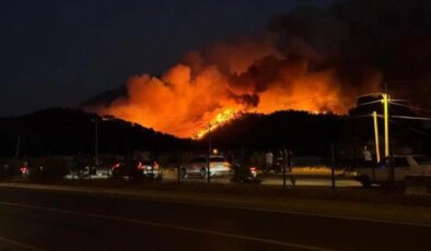 Fethiye’deki orman yangını evlere sıçradı, tahliye çalışmaları sürüyor