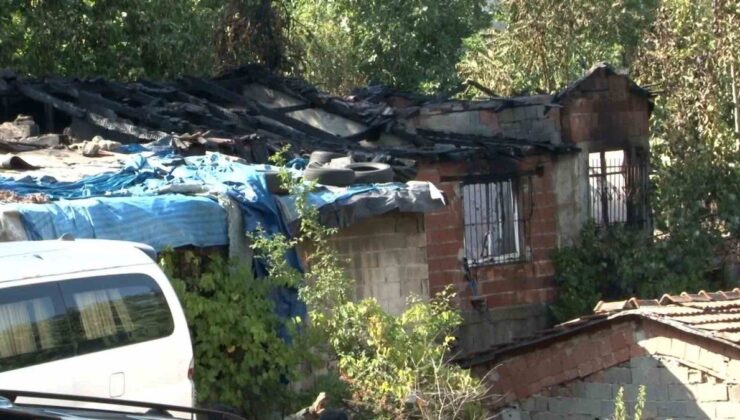 Gaziosmanpaşa’da gecekondu yangını: Alevler bitişikteki eve sıçradı