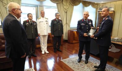 Hava Kuvvetleri Komutanlığında devir teslim töreni: Orgeneral Dalkıran görevi devraldı